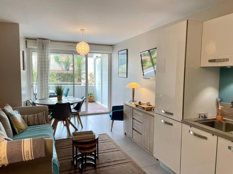 21 - Tres Agreable Rdc Avec Terrasse Et Parking Apartment Bandol Ngoại thất bức ảnh