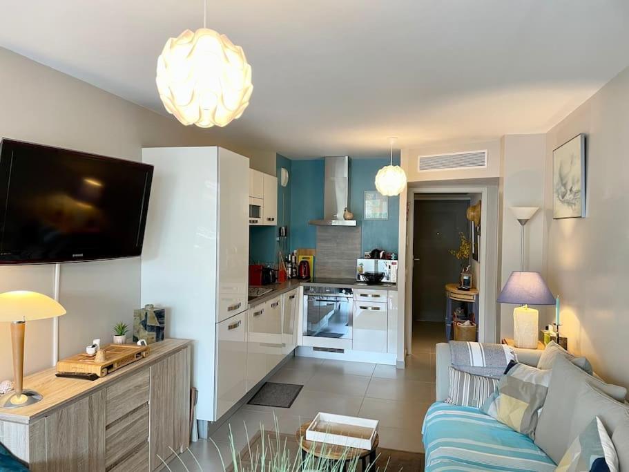 21 - Tres Agreable Rdc Avec Terrasse Et Parking Apartment Bandol Ngoại thất bức ảnh