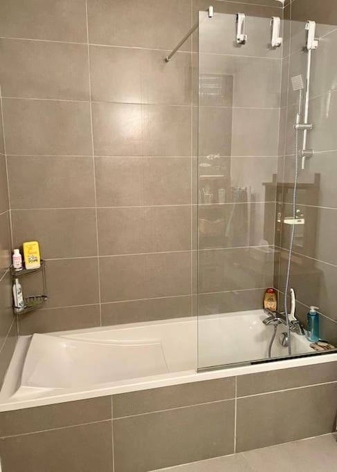 21 - Tres Agreable Rdc Avec Terrasse Et Parking Apartment Bandol Ngoại thất bức ảnh